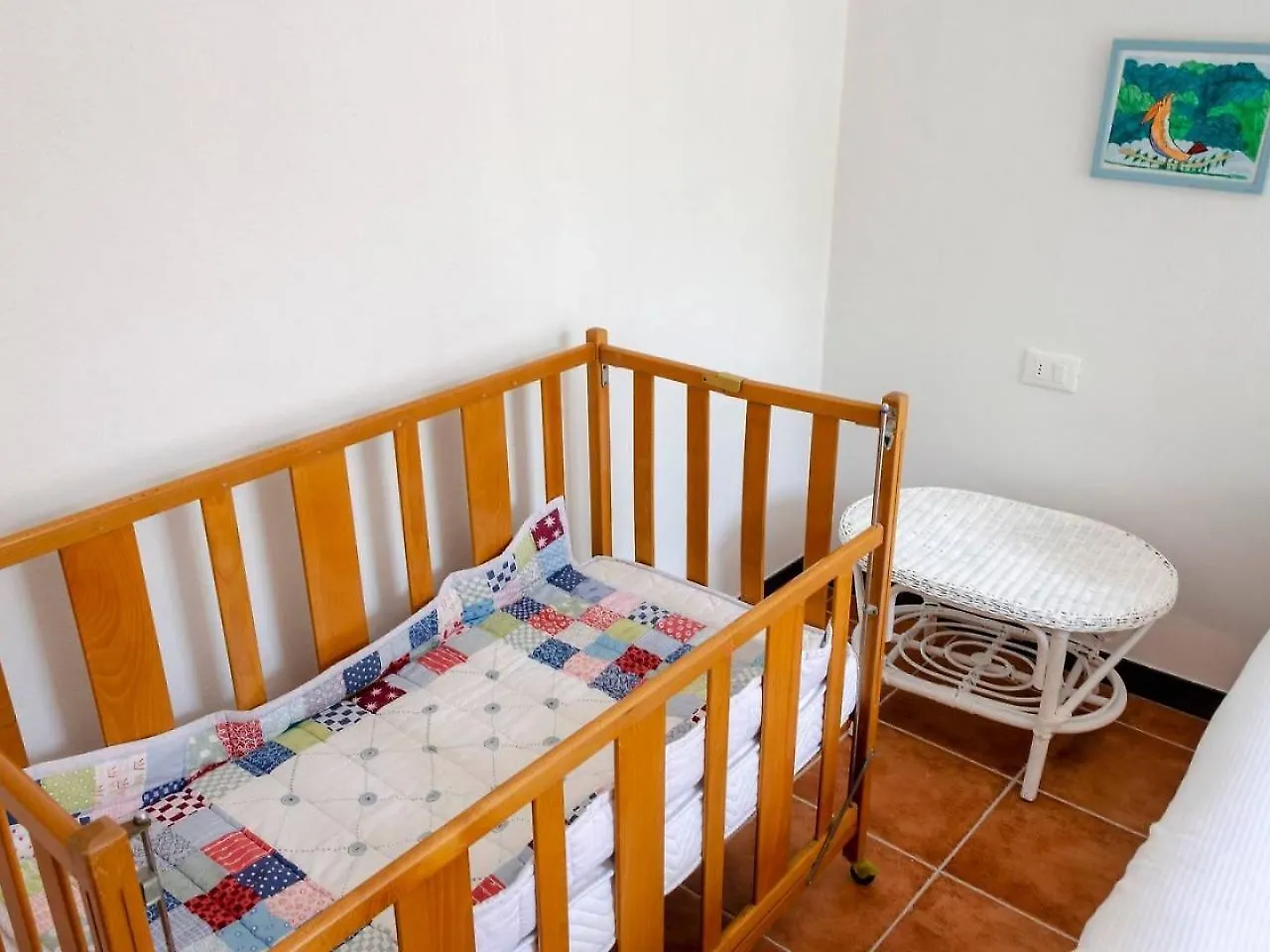 Joivy Family Flat With Little Patio, Cinque Terre Apartment Vernazza