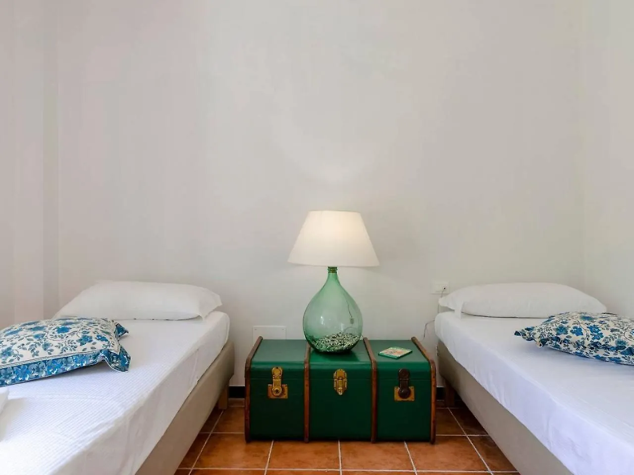 Joivy Family Flat With Little Patio, Cinque Terre Apartment Vernazza Italy