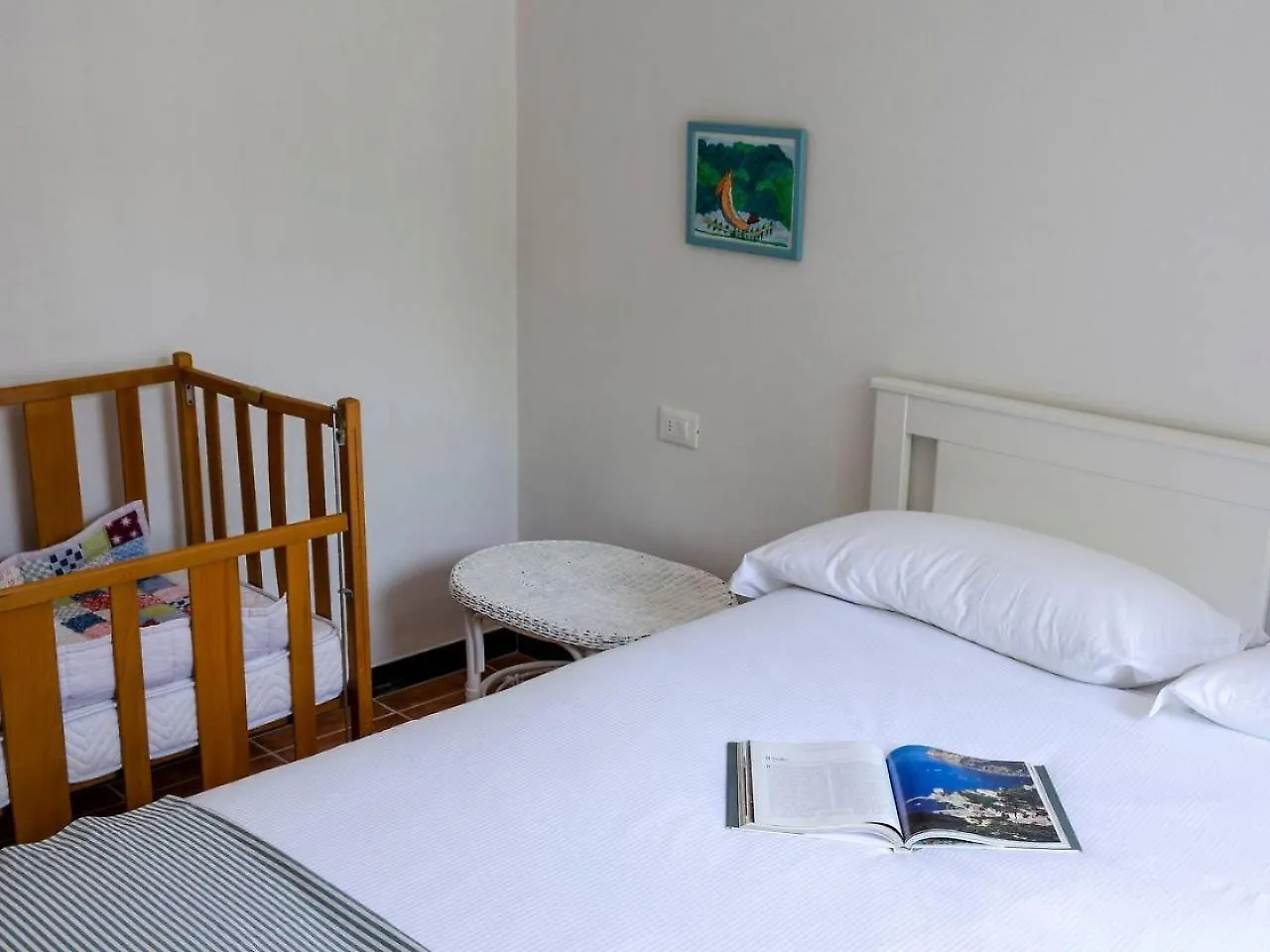 Joivy Family Flat With Little Patio, Cinque Terre Apartment Vernazza
