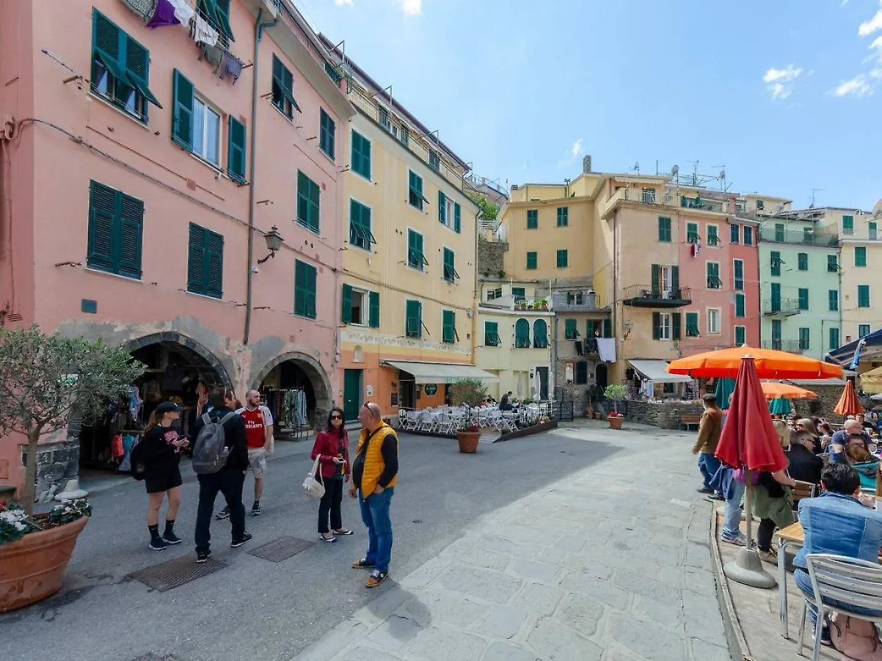 Joivy Family Flat With Little Patio, Cinque Terre Apartment Vernazza